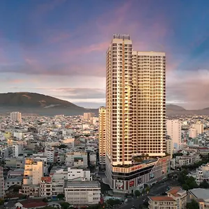 5* Hotel Melia Vinpearl Empire